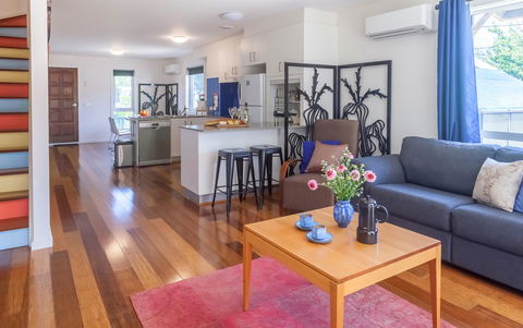 One Of A Kind Apartments - Accommodation Rockhampton 27