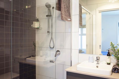 One Of A Kind Apartments - Accommodation Rockhampton 14
