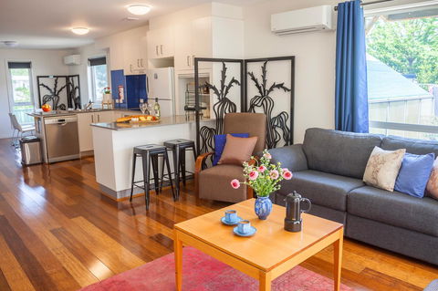 One Of A Kind Apartments - Accommodation Rockhampton 31