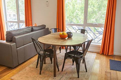 One Of A Kind Apartments - Accommodation Rockhampton 5