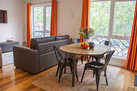One Of A Kind Apartments - Accommodation Rockhampton 4