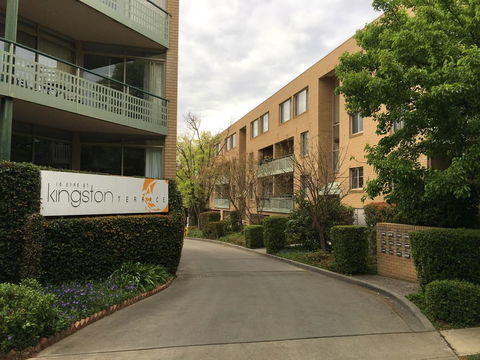 Kingston Comfy Apartment - Accommodation Rockhampton 0