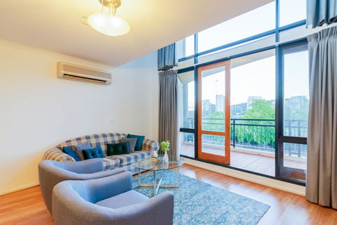 ALLARA CANBERRA - Accommodation Rockhampton 0