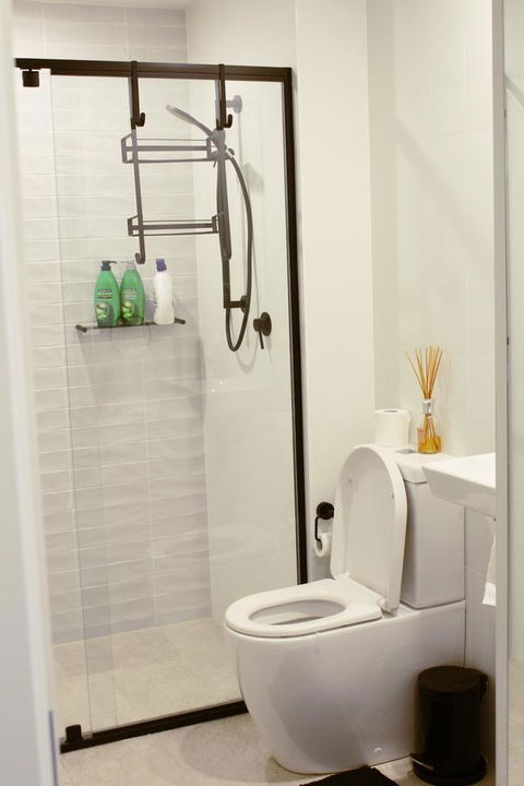 Stylish, Modern, Cute As A Button - Braddon CBD - Accommodation Rockhampton 8