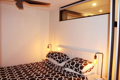 Stylish, Modern, Cute As A Button - Braddon CBD - Accommodation Rockhampton 11