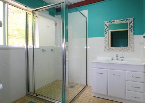 Bally High, 20 Dulconghi Street - Accommodation Rockhampton 4