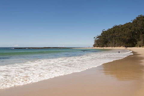 Mollymook Beachfront Penthouse 9 - Accommodation Rockhampton 0