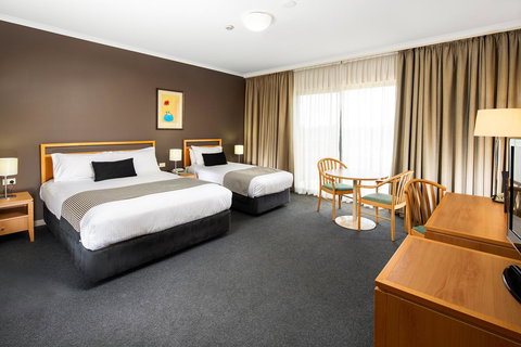 The Woden Hotel - Accommodation Rockhampton 0