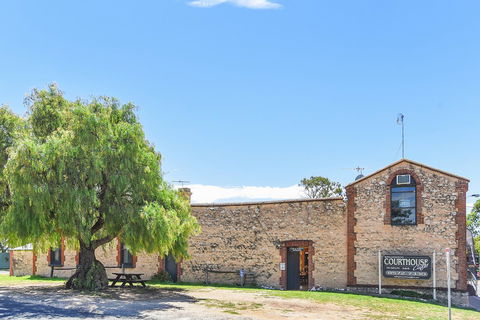Wellington Courthouse - Accommodation Rockhampton 8