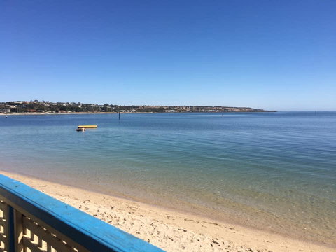 Crystal Blue Apartment - Accommodation Rockhampton 12