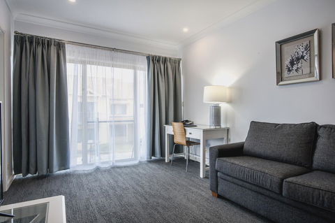Marina Hotel - Accommodation Rockhampton 3