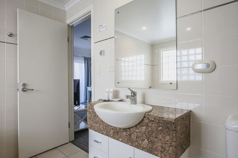 Marina Hotel - Accommodation Rockhampton 5