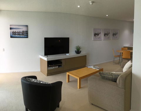 Wallaroo Marina Waterfront Luxe Apartment - Accommodation Rockhampton 6