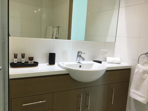 Wallaroo Marina Waterfront Luxe Apartment - Accommodation Rockhampton 18