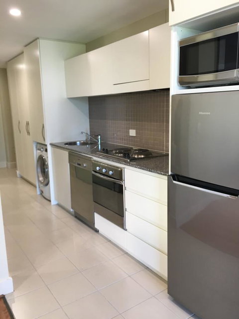 Beachside Luxury Apartments One & Two Bedroom In Beachfront Oaks Pier Building - Accommodation Rockhampton 21