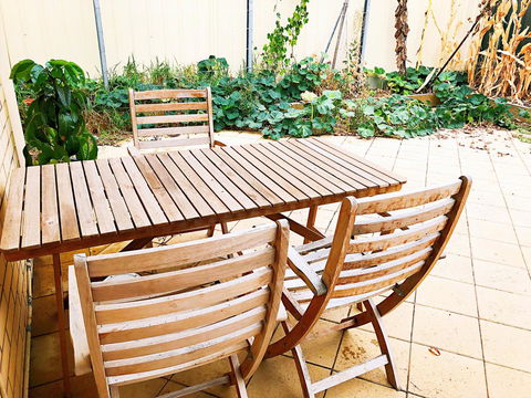 Beautiful Garden House - Accommodation Rockhampton 22