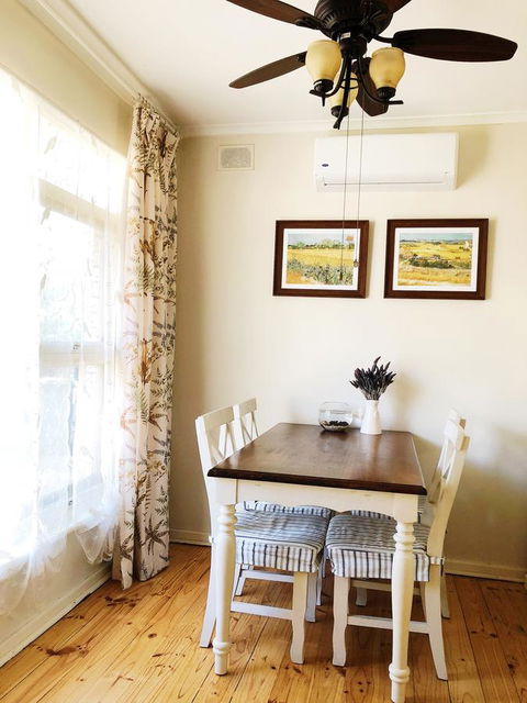 Beautiful Garden House - Accommodation Rockhampton 16