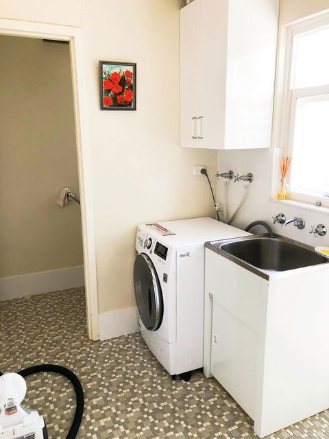 Beautiful Garden House - Accommodation Rockhampton 14