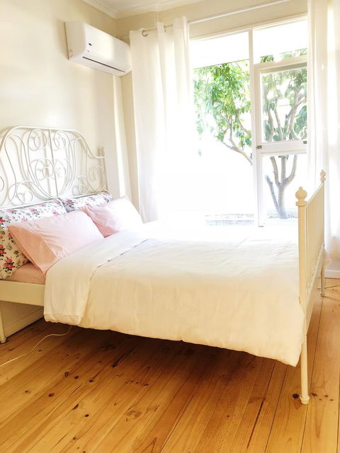 Beautiful Garden House - Accommodation Rockhampton 12