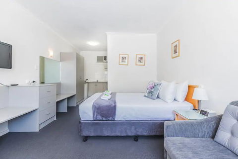 Hi 5 Glenelg Studio Apartment - Accommodation Rockhampton 2