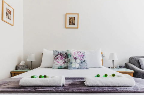 Hi 5 Glenelg Studio Apartment - Accommodation Rockhampton 1