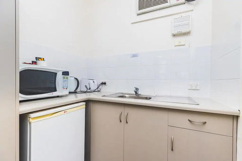 Hi 5 Glenelg Studio Apartment - Accommodation Rockhampton 7
