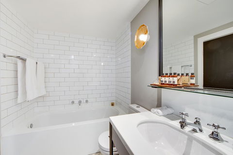 Mayfair Hotel - Accommodation Rockhampton 1
