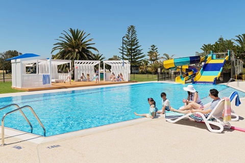 The Retreat West Beach Parks - Accommodation Rockhampton 0