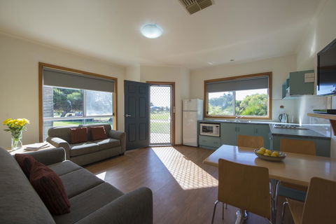 The Retreat West Beach Parks - Accommodation Rockhampton 23
