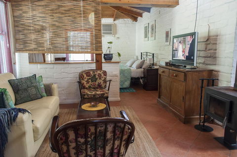 Trevalia Accommodation - Accommodation Rockhampton 1