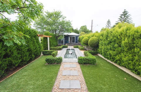 S T U D I O 22 Peaceful Retreat With Garden Views - Accommodation Rockhampton 5