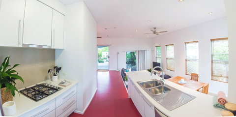 S T U D I O 22 Peaceful Retreat With Garden Views - Accommodation Rockhampton 4