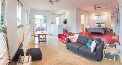 S T U D I O 22 Peaceful Retreat With Garden Views - Accommodation Rockhampton 2