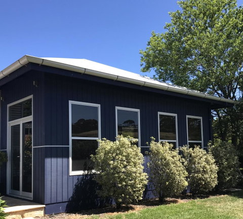 S T U D I O 22 Peaceful Retreat With Garden Views - Accommodation Rockhampton 15