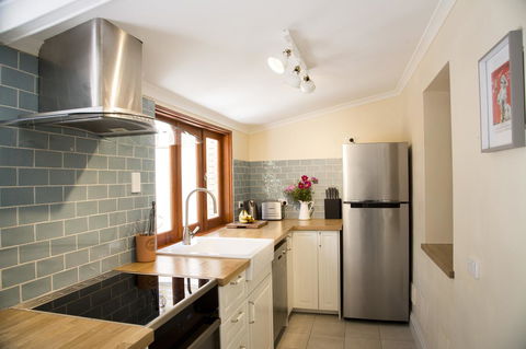 Wayfarers Cottage - Accommodation Rockhampton 2