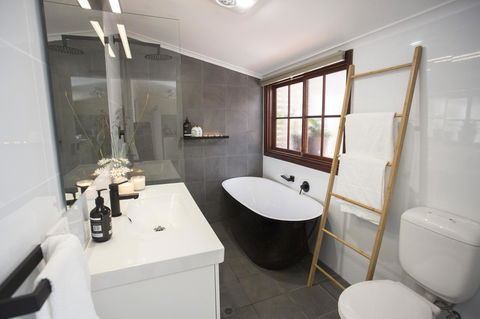 Wayfarers Cottage - Accommodation Rockhampton 3