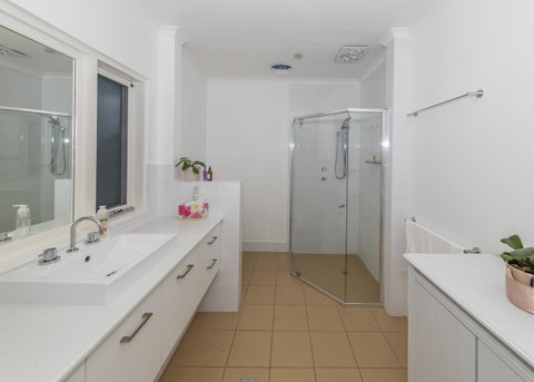 The Tudor House - Accommodation Rockhampton 16