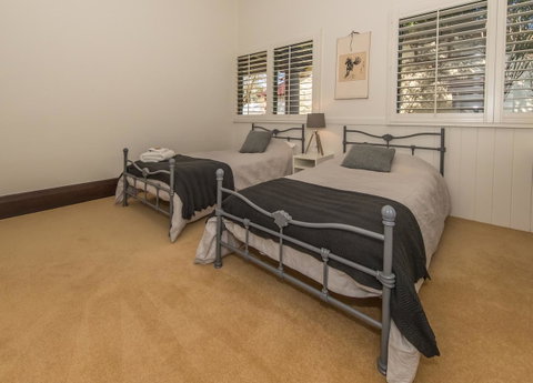 The Tudor House - Accommodation Rockhampton 14