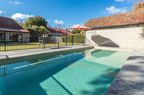 The Tudor House - Accommodation Rockhampton 19