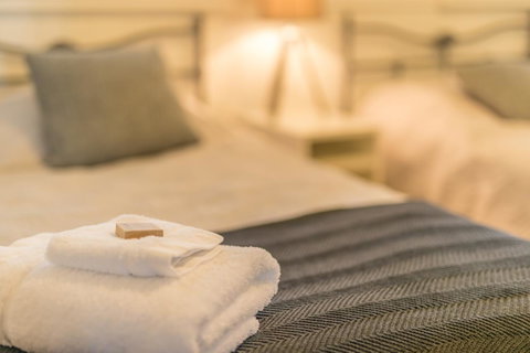 The Tudor House - Accommodation Rockhampton 13