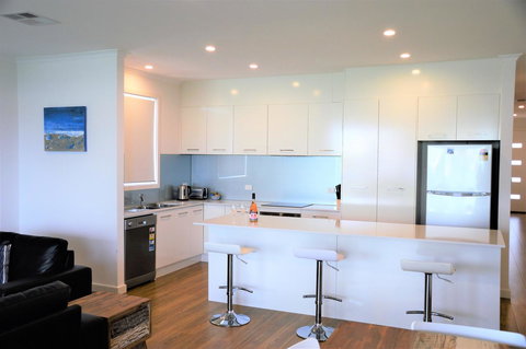 Eastern Breeze - Accommodation Rockhampton 1