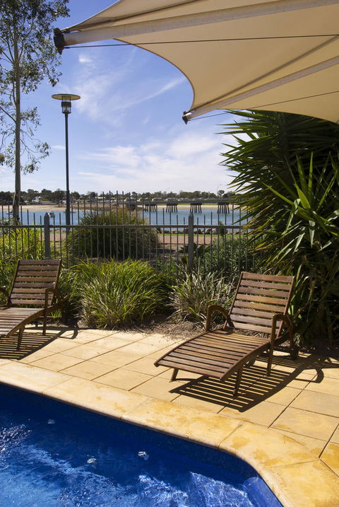 Majestic Oasis Apartments - Accommodation Rockhampton 13