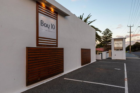 Bay 10 - Suites And Apartments - Accommodation Rockhampton 19