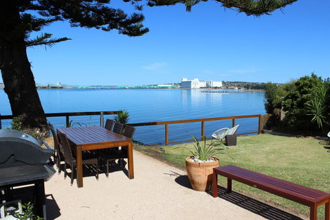 Bay 10 - Suites And Apartments - Accommodation Rockhampton 17