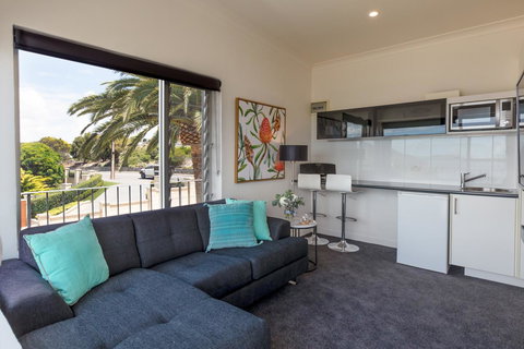 Bay 10 - Suites And Apartments - Accommodation Rockhampton 6