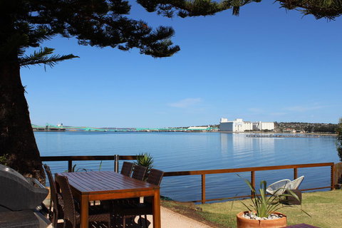 Bay 10 - Suites And Apartments - Accommodation Rockhampton 29