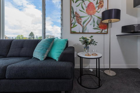 Bay 10 - Suites And Apartments - Accommodation Rockhampton 5