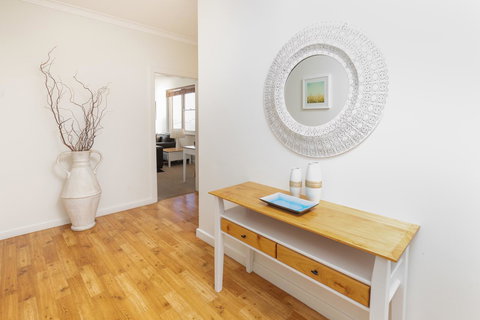 Bay 10 - Suites And Apartments - Accommodation Rockhampton 14