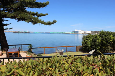Bay 10 - Suites And Apartments - Accommodation Rockhampton 25