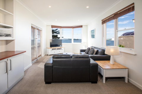 Bay 10 - Suites And Apartments - Accommodation Rockhampton 33